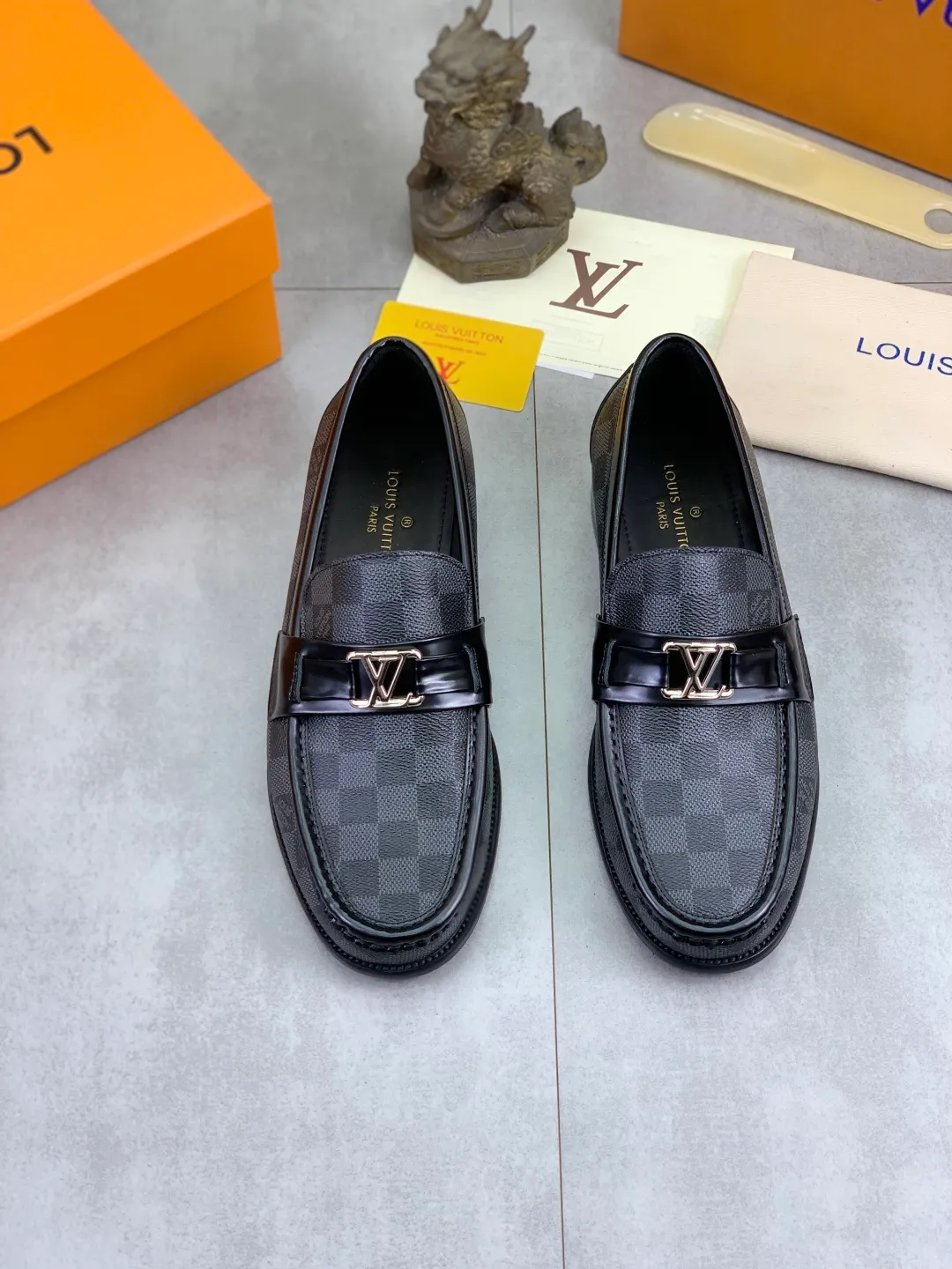 Men's men's shoes 💰P520 New style 💶[LOUIS VUITTON] Water-dyed Niuli Original order New style 🍀LV Louis Vuitton *——Top version of LV classic leather shoes! Made of imported original calfskin, original leather side strips and wear-resistant high-end rubber outsole! High quality products! Color: Black optional Size: 39-44 (45 customized)